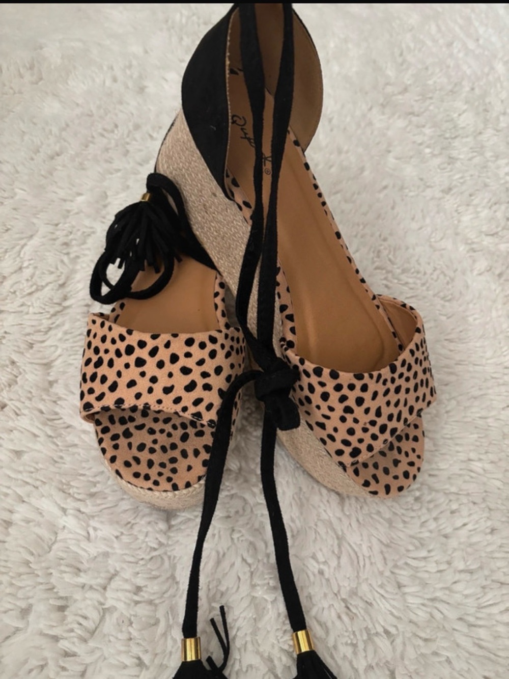 Qupid Leopard Print Espadrille Wedge Sandals Size 9